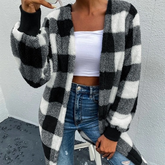 Black and White Gingham Teddy Coat in L - Picture 3 of 4